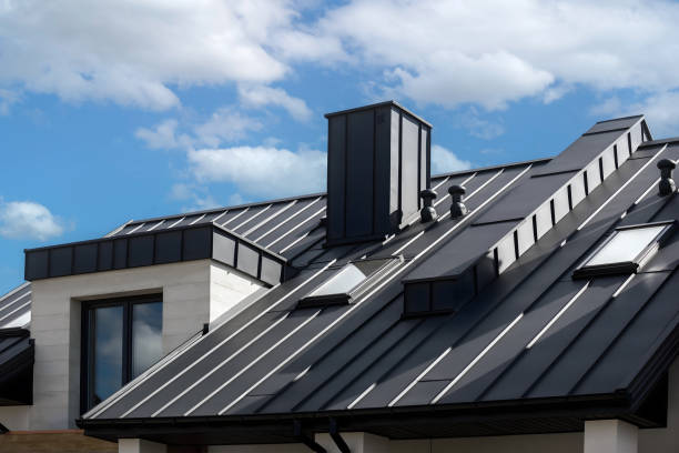 Best Roof Moss and Algae Removal  in Lake Jackson, TX